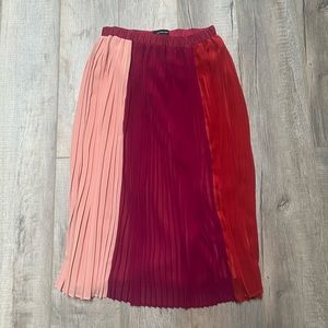 Who what wear pleated color block skirt Small